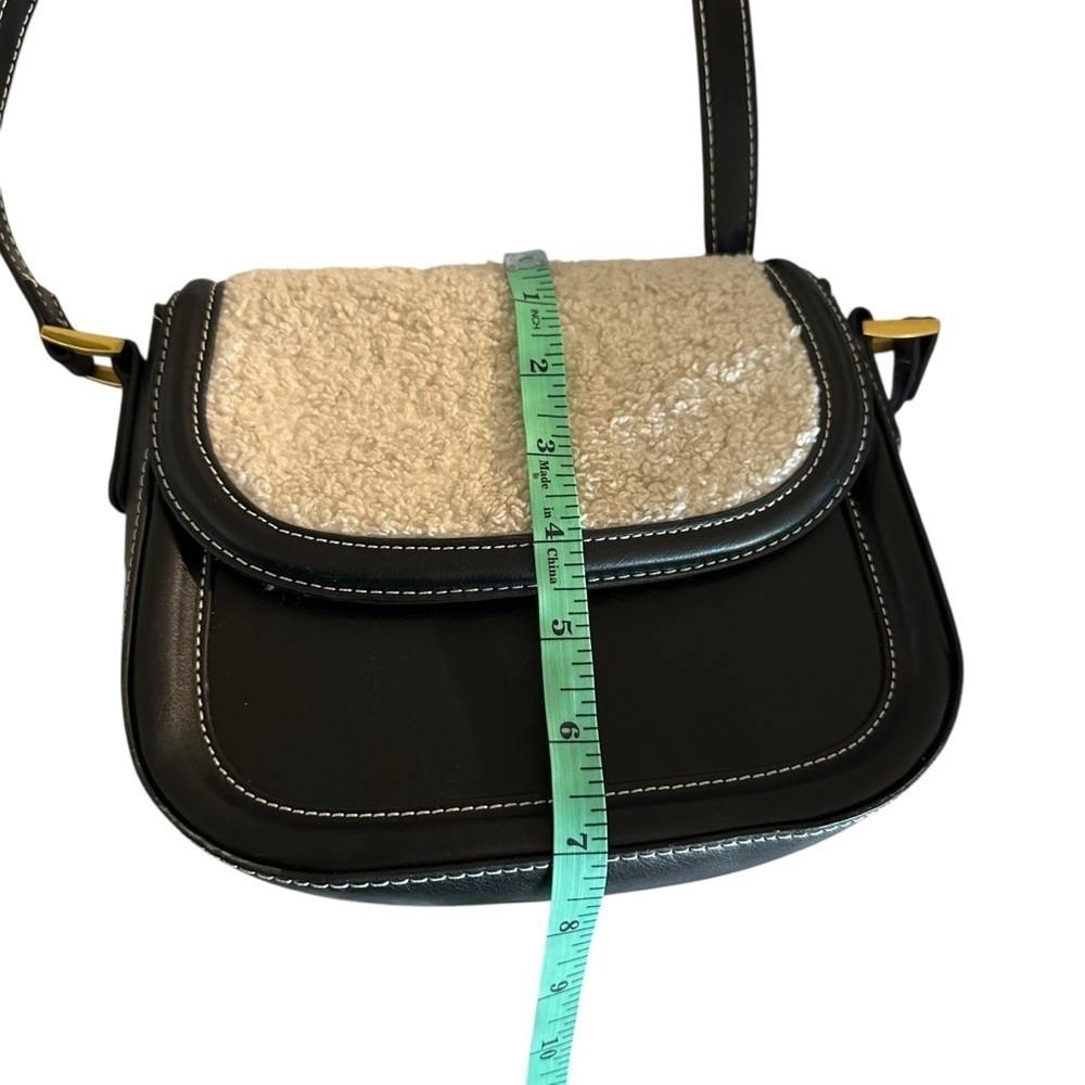 Antik Kraft Black and Gold Crossbody Bag - Picture 4 of 5